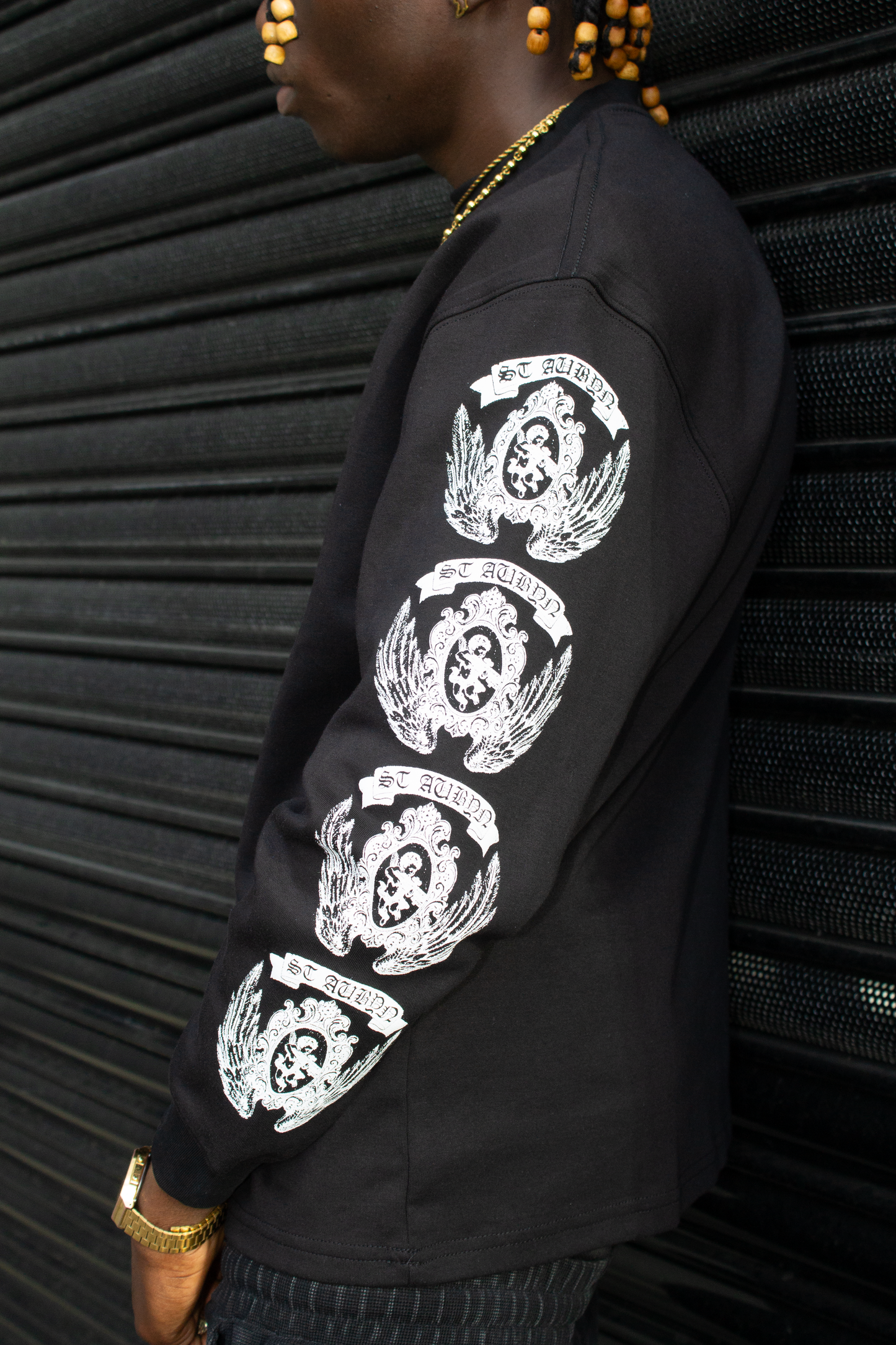 BLACK LONGSLEEVE